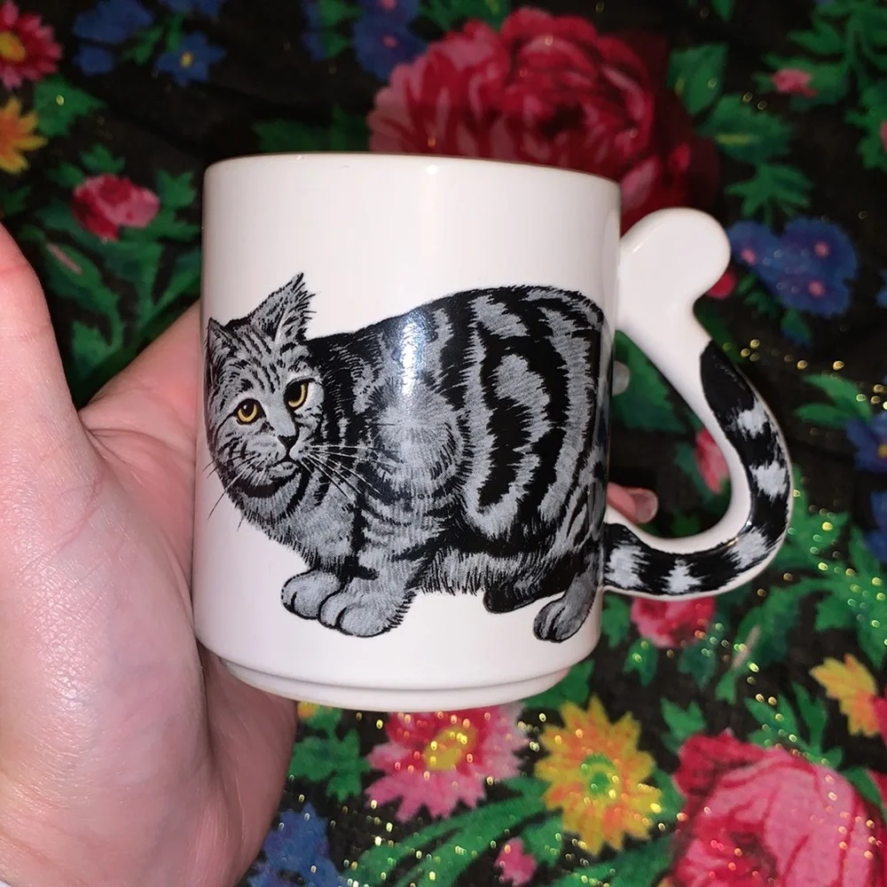 Vintage Japan kitty cat tail handle coffee mug